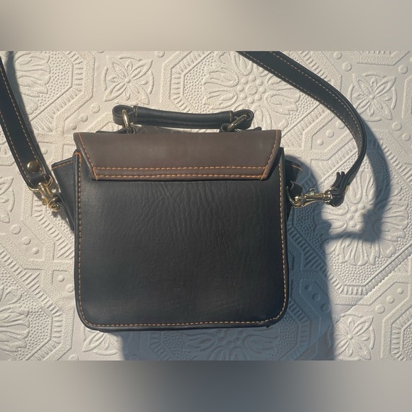 Vintage Veneta Dark Green and Brown Leather Shoulder Hand Bag with Gold Hardware - Picture 9 of 16
